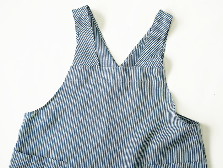 バッククロスエプロン　ヒップ周りをカバーしてくれる　お尻が隠れる　ストライプ　30代40代50代60代70代80代　女性　上品　森の８カテン　エプロン　割烹着　ロルカ　リネン