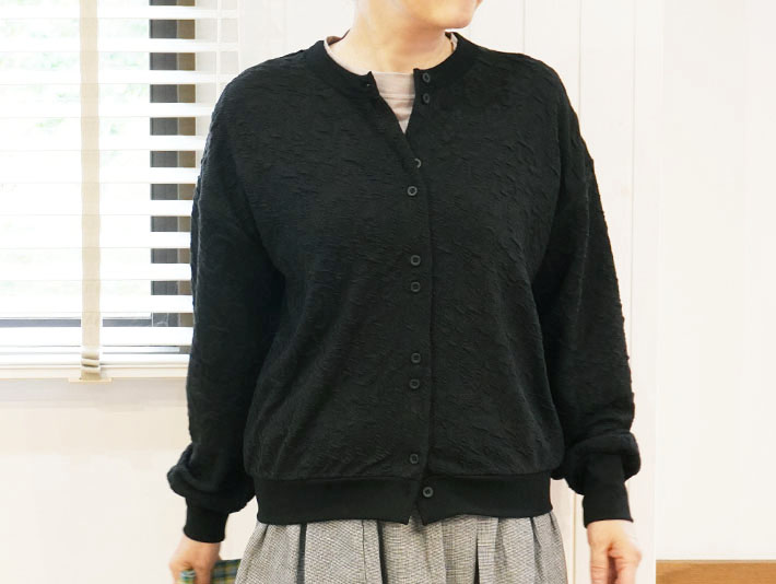 leventsouffle　上品　カットジャカード　カットソー　長袖　クルーネック　カーディガン　羽織り　フライス　オケージョン　ネイビー　ブラック　30代40代50代60代70代80代　女性　森の８カテン